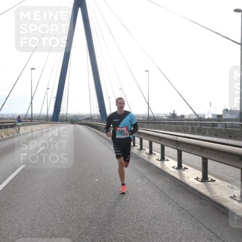 03.10.2024 - Köhlbrandbrückenlauf Jannik Wohlers http://msf.ph/oto/7175285 03.10.2024 09:15:37 Position 1 101 meine-sportfotos.de