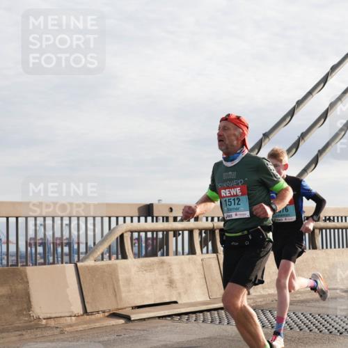 03.10.2024 - Köhlbrandbrückenlauf Matties Gatica Varas http://msf.ph/oto/7175395 03.10.2024 09:22:53 Position 2 1512 meine-sportfotos.de