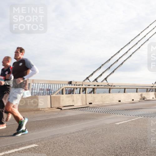 03.10.2024 - Köhlbrandbrückenlauf Matties Gatica Varas http://msf.ph/oto/7175604 03.10.2024 09:22:57 Position 2  meine-sportfotos.de