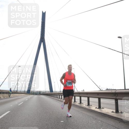 03.10.2024 - Köhlbrandbrückenlauf Jannik Wohlers http://msf.ph/oto/7175658 03.10.2024 09:16:10 Position 1 1006 meine-sportfotos.de