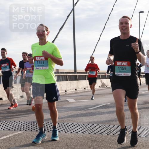 03.10.2024 - Köhlbrandbrückenlauf Matties Gatica Varas http://msf.ph/oto/7175659 03.10.2024 09:22:59 Position 2 1442, 14, 1257, 1075, 1159, 1222, 1478 meine-sportfotos.de