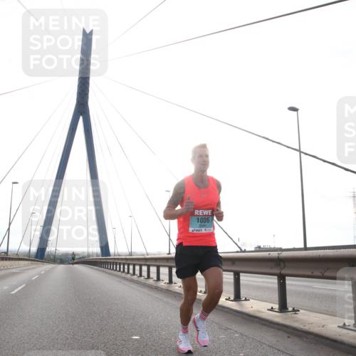03.10.2024 - Köhlbrandbrückenlauf Jannik Wohlers http://msf.ph/oto/7175703 03.10.2024 09:16:11 Position 1 1006 meine-sportfotos.de