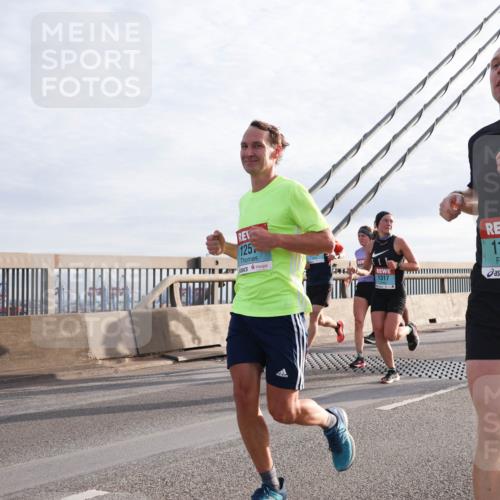 03.10.2024 - Köhlbrandbrückenlauf Matties Gatica Varas http://msf.ph/oto/7175728 03.10.2024 09:23:00 Position 2 125, 1317, 1159 meine-sportfotos.de