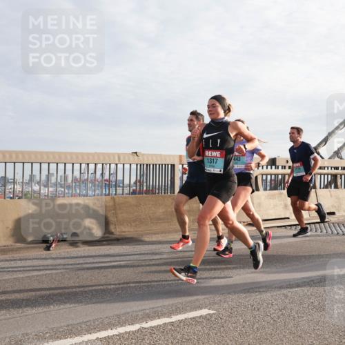 03.10.2024 - Köhlbrandbrückenlauf Matties Gatica Varas http://msf.ph/oto/7175773 03.10.2024 09:23:01 Position 2 1317, 443, 1179 meine-sportfotos.de
