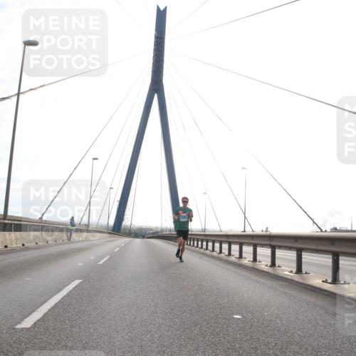 03.10.2024 - Köhlbrandbrückenlauf Jannik Wohlers http://msf.ph/oto/7175788 03.10.2024 09:16:20 Position 1  meine-sportfotos.de
