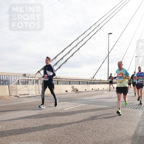 03.10.2024 - Köhlbrandbrückenlauf Matties Gatica Varas http://msf.ph/oto/7175970 03.10.2024 09:23:04 Position 2 1268, 1123 meine-sportfotos.de