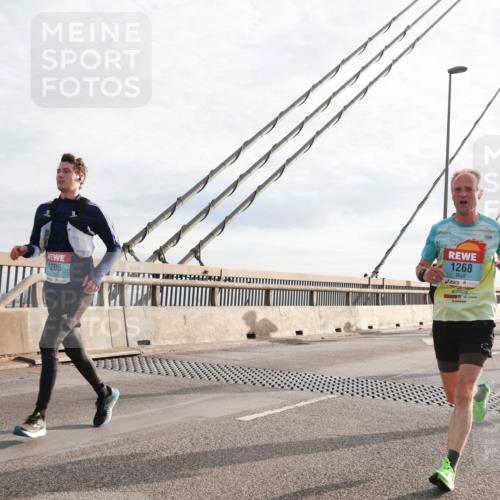 03.10.2024 - Köhlbrandbrückenlauf Matties Gatica Varas http://msf.ph/oto/7175993 03.10.2024 09:23:05 Position 2 1206, 1268, 1123 meine-sportfotos.de