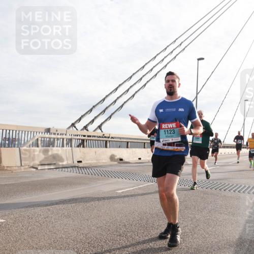 03.10.2024 - Köhlbrandbrückenlauf Matties Gatica Varas http://msf.ph/oto/7176070 03.10.2024 09:23:06 Position 2 1123, 1384 meine-sportfotos.de