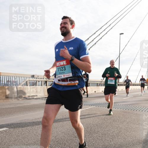 03.10.2024 - Köhlbrandbrückenlauf Matties Gatica Varas http://msf.ph/oto/7176091 03.10.2024 09:23:07 Position 2 1123, 1384 meine-sportfotos.de