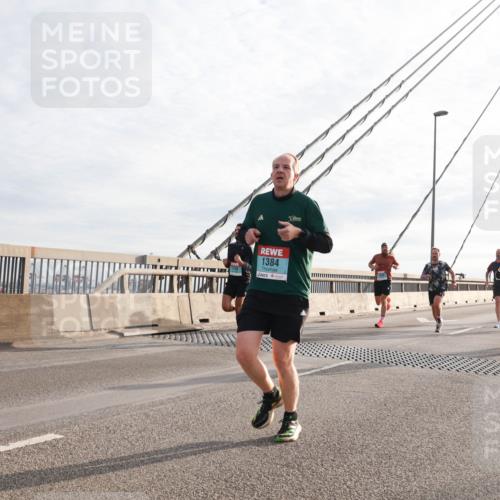 03.10.2024 - Köhlbrandbrückenlauf Matties Gatica Varas http://msf.ph/oto/7176117 03.10.2024 09:23:07 Position 2 1384 meine-sportfotos.de