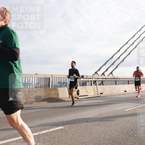 03.10.2024 - Köhlbrandbrückenlauf Matties Gatica Varas http://msf.ph/oto/7176168 03.10.2024 09:23:08 Position 2 184, 1763 meine-sportfotos.de
