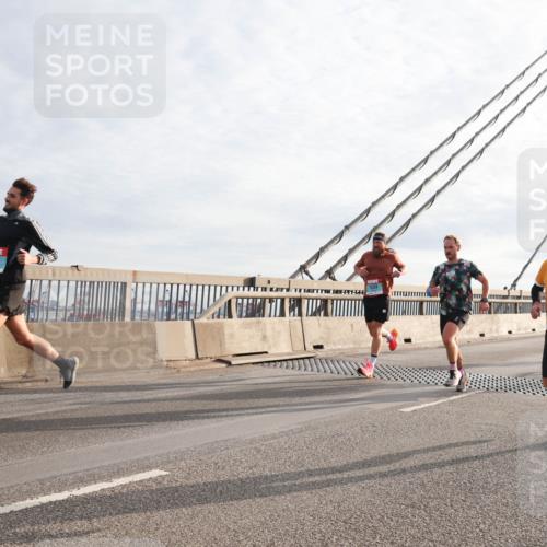 03.10.2024 - Köhlbrandbrückenlauf Matties Gatica Varas http://msf.ph/oto/7176210 03.10.2024 09:23:09 Position 2 703, 1417 meine-sportfotos.de