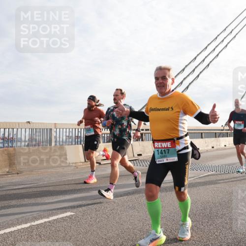03.10.2024 - Köhlbrandbrückenlauf Matties Gatica Varas http://msf.ph/oto/7176254 03.10.2024 09:23:10 Position 2 1533, 1417, 1096, 1413 meine-sportfotos.de
