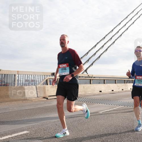 03.10.2024 - Köhlbrandbrückenlauf Matties Gatica Varas http://msf.ph/oto/7176314 03.10.2024 09:23:11 Position 2 1096, 1413 meine-sportfotos.de
