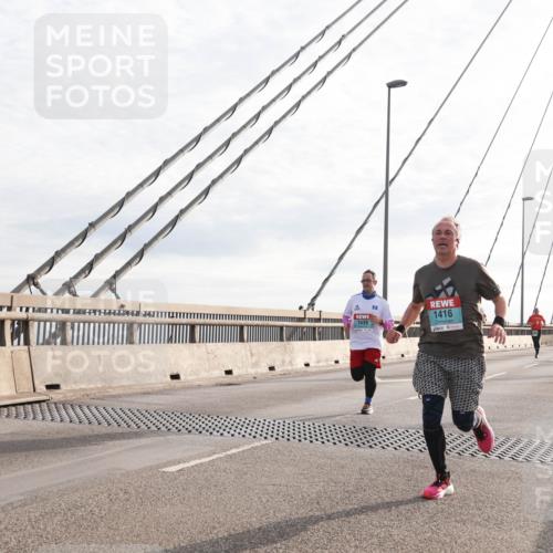 03.10.2024 - Köhlbrandbrückenlauf Matties Gatica Varas http://msf.ph/oto/7176545 03.10.2024 09:23:15 Position 2 1416, 1439 meine-sportfotos.de