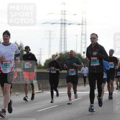 03.10.2024 - Köhlbrandbrückenlauf Fuchs,  Jonas http://msf.ph/oto/7176560 03.10.2024 09:14:22 Position 3 1440, 126, 1690, 1604, 1580 meine-sportfotos.de