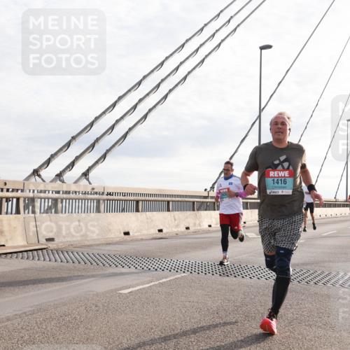 03.10.2024 - Köhlbrandbrückenlauf Matties Gatica Varas http://msf.ph/oto/7176566 03.10.2024 09:23:15 Position 2 1416 meine-sportfotos.de