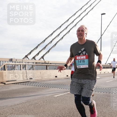 03.10.2024 - Köhlbrandbrückenlauf Matties Gatica Varas http://msf.ph/oto/7176585 03.10.2024 09:23:16 Position 2 1416 meine-sportfotos.de