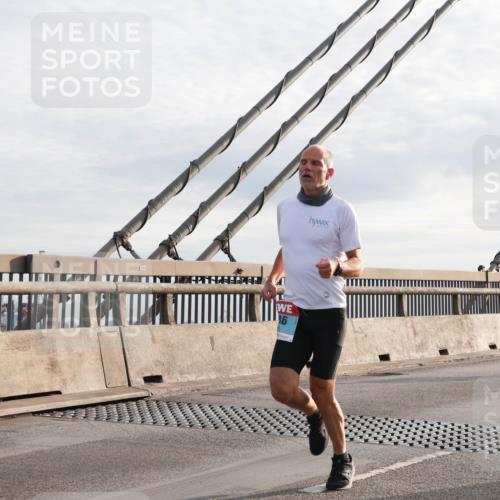 03.10.2024 - Köhlbrandbrückenlauf Matties Gatica Varas http://msf.ph/oto/7176725 03.10.2024 09:23:19 Position 2 36 meine-sportfotos.de