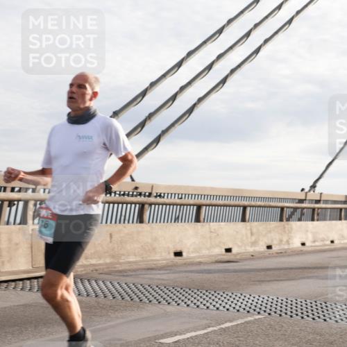 03.10.2024 - Köhlbrandbrückenlauf Matties Gatica Varas http://msf.ph/oto/7176769 03.10.2024 09:23:19 Position 2 16 meine-sportfotos.de
