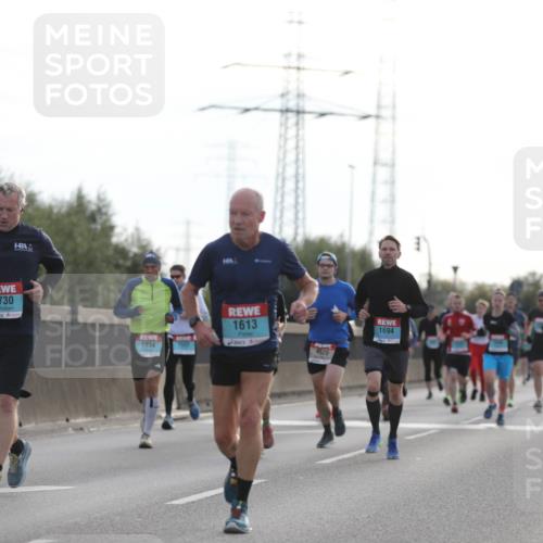 03.10.2024 - Köhlbrandbrückenlauf Fuchs,  Jonas http://msf.ph/oto/7176837 03.10.2024 09:14:29 Position 3 1730, 1613, 1934, 4520, 1694 meine-sportfotos.de