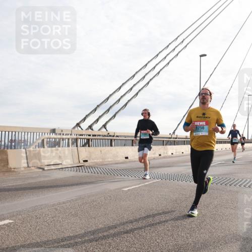 03.10.2024 - Köhlbrandbrückenlauf Matties Gatica Varas http://msf.ph/oto/7177066 03.10.2024 09:23:26 Position 2 1185, 1256 meine-sportfotos.de