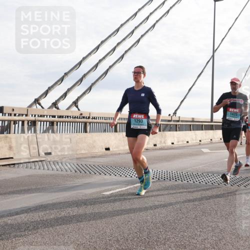 03.10.2024 - Köhlbrandbrückenlauf Matties Gatica Varas http://msf.ph/oto/7177185 03.10.2024 09:23:29 Position 2 1293, 1425, 1503, 2293, 1119 meine-sportfotos.de