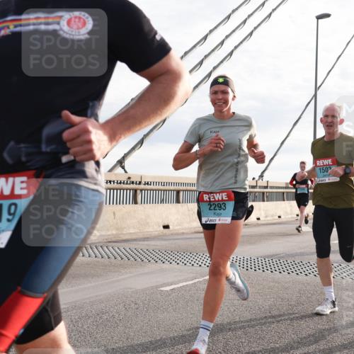 03.10.2024 - Köhlbrandbrückenlauf Matties Gatica Varas http://msf.ph/oto/7177278 03.10.2024 09:23:31 Position 2 1910, 119, 2293, 150, 15 meine-sportfotos.de