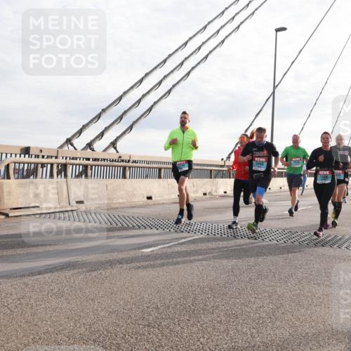 03.10.2024 - Köhlbrandbrückenlauf Matties Gatica Varas http://msf.ph/oto/7177413 03.10.2024 09:23:35 Position 2 1214, 3468, 1229 meine-sportfotos.de