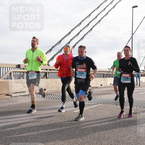 03.10.2024 - Köhlbrandbrückenlauf Matties Gatica Varas http://msf.ph/oto/7177471 03.10.2024 09:23:35 Position 2 1348, 2014, 3468, 1229, 1630 meine-sportfotos.de