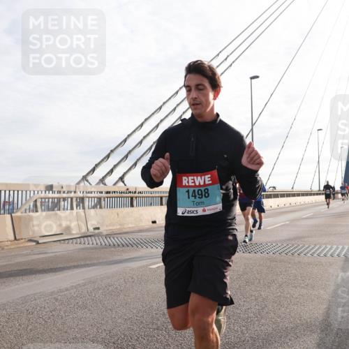 03.10.2024 - Köhlbrandbrückenlauf Matties Gatica Varas http://msf.ph/oto/7177592 03.10.2024 09:23:37 Position 2 1498 meine-sportfotos.de
