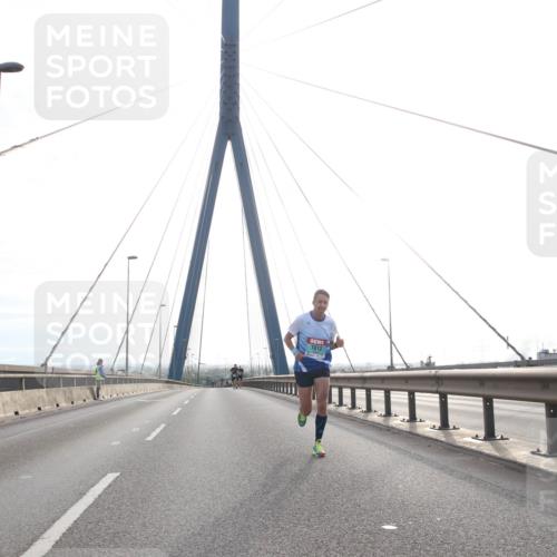 03.10.2024 - Köhlbrandbrückenlauf Jannik Wohlers http://msf.ph/oto/7177596 03.10.2024 09:16:49 Position 1 1012 meine-sportfotos.de
