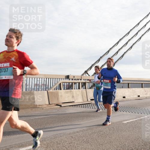 03.10.2024 - Köhlbrandbrückenlauf Matties Gatica Varas http://msf.ph/oto/7177693 03.10.2024 09:23:39 Position 2 3737, 1447 meine-sportfotos.de
