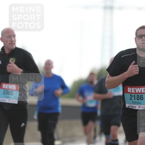 03.10.2024 - Köhlbrandbrückenlauf Fuchs,  Jonas http://msf.ph/oto/7177728 03.10.2024 09:14:53 Position 3 3305, 2186 meine-sportfotos.de