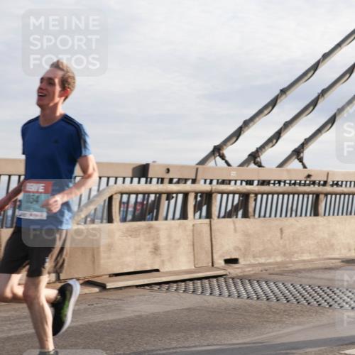 03.10.2024 - Köhlbrandbrückenlauf Matties Gatica Varas http://msf.ph/oto/7178169 03.10.2024 09:23:47 Position 2 7790 meine-sportfotos.de