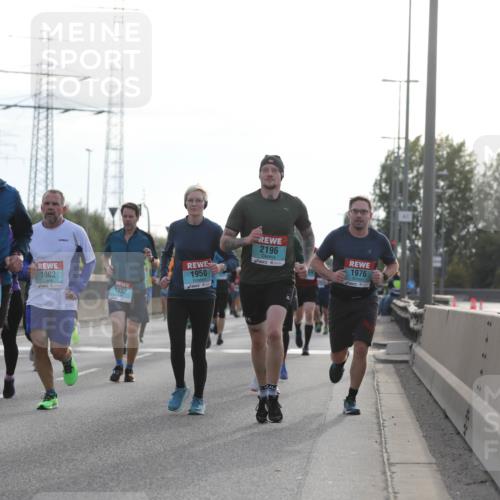 03.10.2024 - Köhlbrandbrückenlauf Fuchs,  Jonas http://msf.ph/oto/7178201 03.10.2024 09:15:05 Position 3 49, 1970, 1602, 1232, 1950, 2196, 1976 meine-sportfotos.de