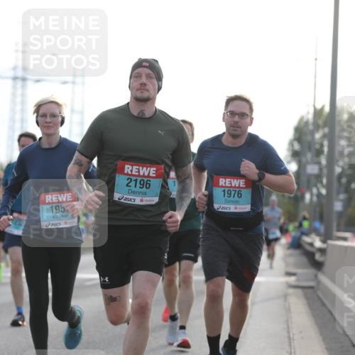 03.10.2024 - Köhlbrandbrückenlauf Fuchs,  Jonas http://msf.ph/oto/7178296 03.10.2024 09:15:07 Position 3 602, 195, 2196, 1976 meine-sportfotos.de