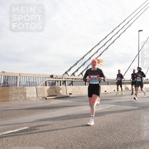 03.10.2024 - Köhlbrandbrückenlauf Matties Gatica Varas http://msf.ph/oto/7178505 03.10.2024 09:23:52 Position 2 026666666, 1112, 1572, 1350 meine-sportfotos.de