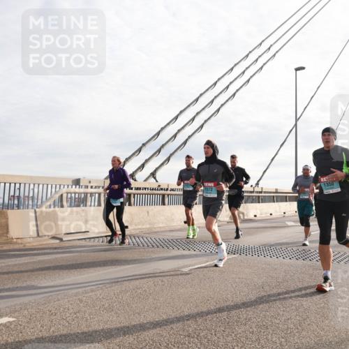 03.10.2024 - Köhlbrandbrückenlauf Matties Gatica Varas http://msf.ph/oto/7178576 03.10.2024 09:23:53 Position 2 1314, 1572, 1350 meine-sportfotos.de
