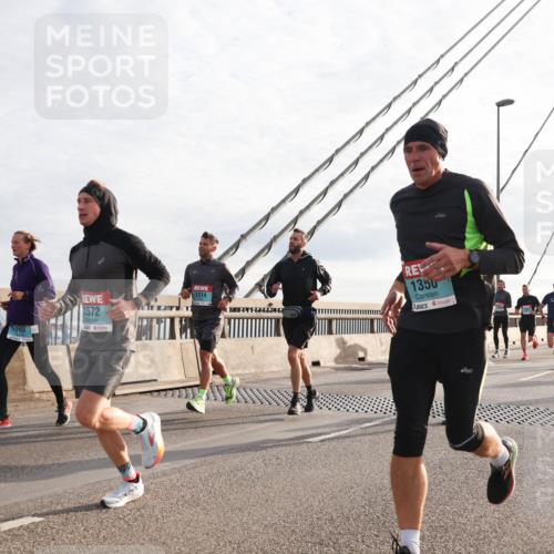 03.10.2024 - Köhlbrandbrückenlauf Matties Gatica Varas http://msf.ph/oto/7178629 03.10.2024 09:23:54 Position 2 1572, 1314, 1350 meine-sportfotos.de