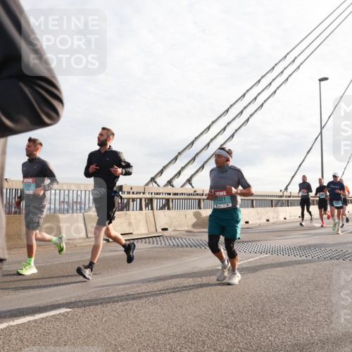 03.10.2024 - Köhlbrandbrückenlauf Matties Gatica Varas http://msf.ph/oto/7178695 03.10.2024 09:23:55 Position 2 1314, 1321, 1538 meine-sportfotos.de
