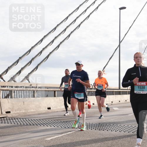 03.10.2024 - Köhlbrandbrückenlauf Matties Gatica Varas http://msf.ph/oto/7178783 03.10.2024 09:23:56 Position 2 1026, 2002, 2004, 1538, 1920 meine-sportfotos.de