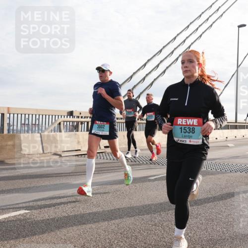 03.10.2024 - Köhlbrandbrückenlauf Matties Gatica Varas http://msf.ph/oto/7178811 03.10.2024 09:23:57 Position 2 2002, 1026, 1415, 1538, 1920, 1261, 1102 meine-sportfotos.de
