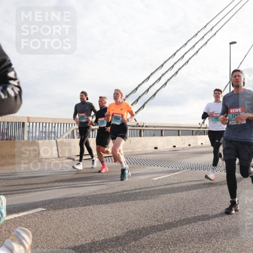 03.10.2024 - Köhlbrandbrückenlauf Matties Gatica Varas http://msf.ph/oto/7178845 03.10.2024 09:23:58 Position 2 1026, 2004, 1261, 192, 1415, 1102 meine-sportfotos.de