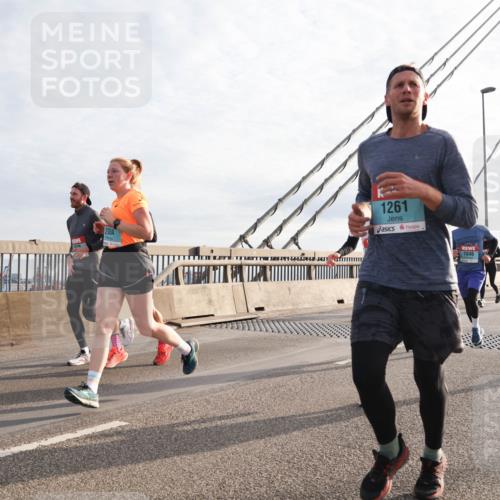 03.10.2024 - Köhlbrandbrückenlauf Matties Gatica Varas http://msf.ph/oto/7178868 03.10.2024 09:23:58 Position 2 2004, 1261, 1046, 1102 meine-sportfotos.de