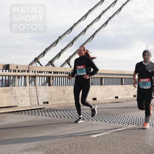 03.10.2024 - Köhlbrandbrückenlauf Matties Gatica Varas http://msf.ph/oto/7178982 03.10.2024 09:24:00 Position 2 1318, 2661, 1262 meine-sportfotos.de