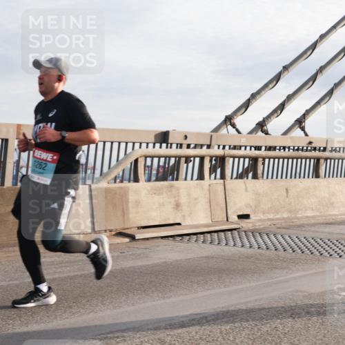 03.10.2024 - Köhlbrandbrückenlauf Matties Gatica Varas http://msf.ph/oto/7179161 03.10.2024 09:24:03 Position 2 1262 meine-sportfotos.de