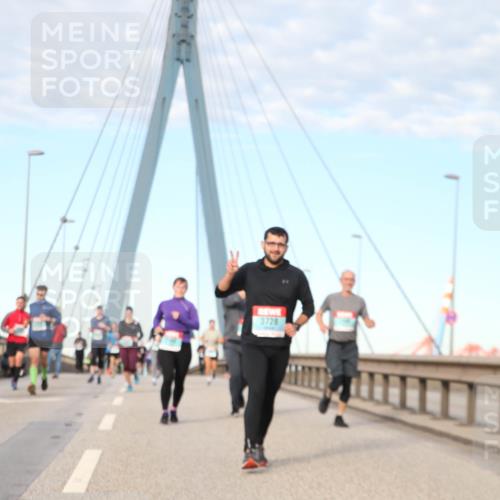 03.10.2024 - Köhlbrandbrückenlauf Jannik Wohlers http://msf.ph/oto/7179265 03.10.2024 09:43:20 Position 2 3728 meine-sportfotos.de