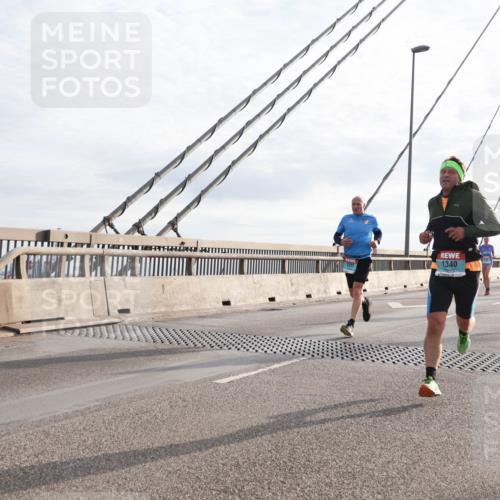 03.10.2024 - Köhlbrandbrückenlauf Matties Gatica Varas http://msf.ph/oto/7179419 03.10.2024 09:24:10 Position 2 1340, 3734 meine-sportfotos.de