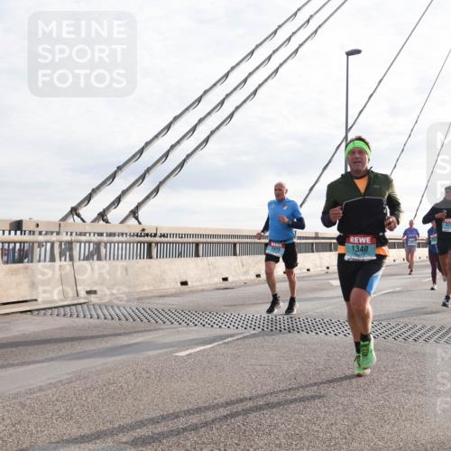 03.10.2024 - Köhlbrandbrückenlauf Matties Gatica Varas http://msf.ph/oto/7179422 03.10.2024 09:24:10 Position 2 1340, 3734 meine-sportfotos.de